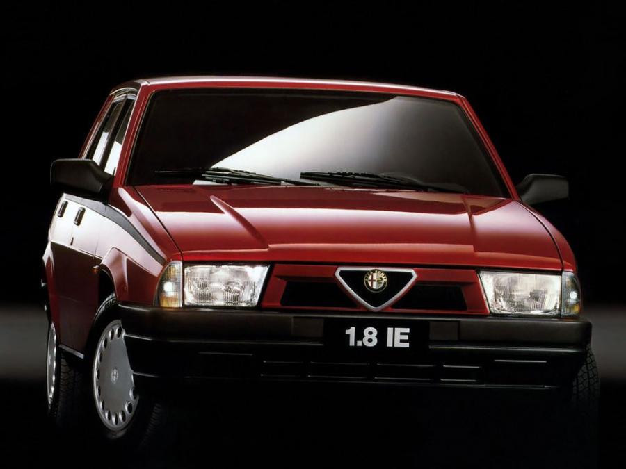  Alfa Romeo 75 (162B) 1988 года  (фото 12 из 14)